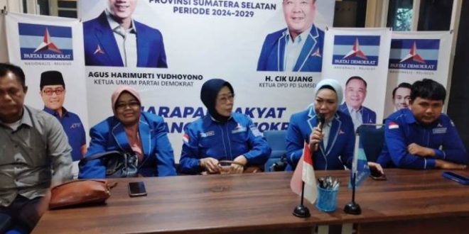 Bakal Calon Gubernur Provinsi Sumatera Selatan, Holda, saat memberikan keterangan kepada wartawan di Kantor DPD Partai Demokrat Sumsel, hari Rabu tanggal 12 Juni 2024. (Bekisar Media / Oyong Hairudin)
