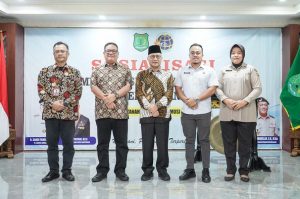 Sekretaris Daerah (Sekda) Muba, H. Apriyadi Mahmud, saat menghadiri Sosialisasi Sertifikat Elektronik di Auditorium Pemerintah Kabupaten (Pemkab) Muba, hari Kamis tanggal 30 Mei 2024. (Bekisar Media / Eka Sahputra)