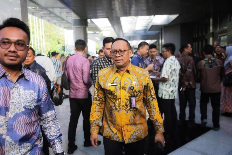Sekretaris Jenderal Dewan Perwakilan Daerah Republik Indonesia, Rahman Hadi, saat akan menghadiri acara penyampaian hasil pemeriksaan Badan Pemeriksa Keuangan (BPK) Republik Indonesia atas Laporan Keuangan Pemerintah Pusat (LKPP) dan Ikhtisar Hasil Pemeriksaan Semester (IHPS) II tahun 2023, di Jakarta Convention Center, Jakarta, pada hari Senin tanggal 8 Juli 2024. (Bekisar Media / Biro Pemberitaan dan Media DPD RI)