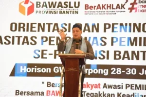 Anggota Badan Pengawas Pemilu Republik Indonesia, Herwyn JH Malonda, saat menghadiri Peningkatan Kapasitas Pengawas Pemilihan Ad Hoc se Provinsi Banten, pada hari Minggu tanggal 28 Juli 2024. (Bekisar Media / Bawaslu)