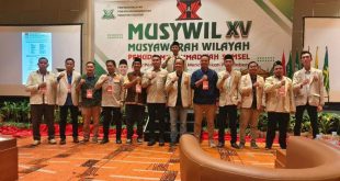 Fajar Febriansyah foto bersama peserta Musyawarah Wilayah XV Pemuda Muhammadiyah Provinsi Sumatera Selatan di Novotel Hotel Palembang, hari Minggu tanggal 4 Agustus 2024. (Bekisar Media/Angga)