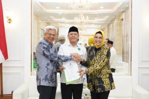 Mawardi Yahya dan R.A. Anita Noeringhati menerima dukungan dari Partai Persatuan Pembangunan untuk maju pada Pemilihan Gubernur Provinsi Sumatera Selatan tahun 2024. (Bekisar Media / Malik Syafei)
