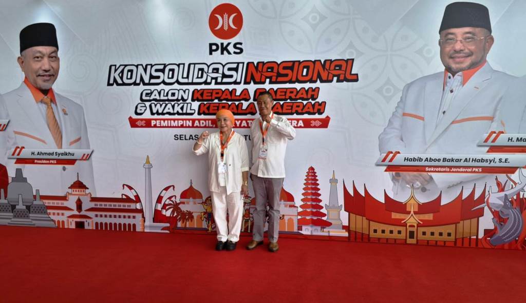 Pasangan Calon Bupati dan Calon Wakil Bupati Kabupaten Musi Banyuasin, Hj. Lucianty dan H. Syaparuddin, menghadiri acara Konsolidasi Nasional Calon Kepala Daerah yang digelar oleh Partai Keadilan Sejahtera, hari Selasa tanggal 20 Agustus 2024. (Bekisar Media / Edi Triono)