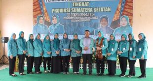 Tim PKK di Kabupaten Musi Banyuasin foto bersama dengan Tim Penilai Kelompok Dasawisma Tingkat Provinsi, hari Jum'at tanggal 9 Agustus 2024. (Bekisar Media / Eka Sahputra)