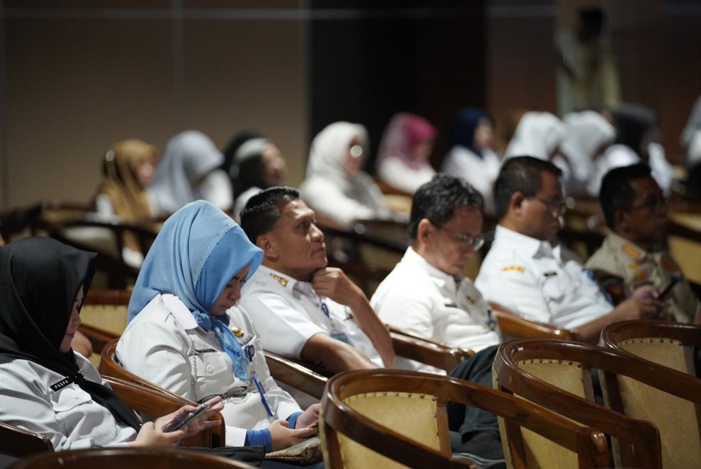 Peserta Rapat Paripurna LXXXVIII (88) dengan agenda pembacaan jawaban tertulis Penjabat (Pj.) Gubernur Sumsel, Elen Setiadi, atas Pandangan Umum Fraksi-Fraksi Dewan Perwakilan Rakyat Daerah (DPRD) Sumsel terhadap Rancangan Peraturan Daerah (Raperda) Perubahan Anggaran Pendapatan dan Belanja Daerah (APBD) Sumsel Tahun Anggaran (TA) 2024.
