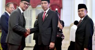 Keterangan Foto : Presiden Joko Widodo pada Jumat, 24 Agustus 2018, secara resmi melantik Agus Gumiwang Kartasasmita sebagai Menteri Sosial di Istana Negara, Jakarta. (foto : setneg.go.id)