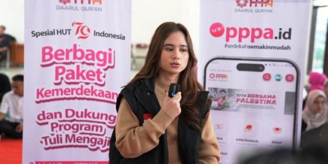 Tissa Biani mengisi acacara Berbagi Paket Kemerdekaan dan Dukung Program Tuli Mengaji Spesial HUT 79 Indonesia di Sekolah Khusus YKDW 02 Tangerang pada pertengahan Agustus 2024 lalu. (BekisarMedia.id/HO-Daarul Qur'an)