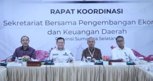 Penjabat (Pj.) Gubernur Provinsi Sumatera Selatan (Sumsel), Elen Setiadi, memimpin Rapat Koordinasi (Rakor) Sekretariat bersama pengembangan ekonomi dan keuangan daerah, dengan pokok bahasan Survei Sosial Ekonomi Nasional (SUSENAS) terkait penurunan kemiskinan dan pengendalian inflasi. (foto : Humas Pemprov Sumsel)