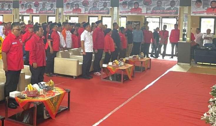 Dewan Pimpinan Cabang (DPC) Partai Demokrasi Indonesia (PDI) Perjuangan Kabupaten Musi Banyuasin (Muba) menggelar Rapat Kerja Khusus (Rakercabsus) di Gedung Dharma Wanita Perjuangan, Sekayu, hari Selasa tanggal 17 September 2024. (BekisarMedia.id/Triono)