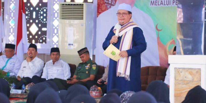 Penceramah Kondang, Ustadz Habib Gasim Abdullah Alkaff, menyampaikan ceramah pada Peringatan Maulid Nabi Muhammad yang digelar oleh Pemerintah Kabupaten Musi Banyuasin di Pendopoan Griya Bumi Serasan Sekate, hari Selasa tanggal 17 September 2024. (BekisarMedia.id/Eka sahputrA)