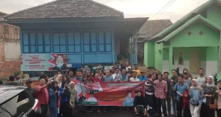 Puluhan kader dan simpatisan Partai Kebangkitan Nusantara (PKN) dari berbagai desa di Kecamatan Lais, menggelar rapat konsolidasi di Desa Teluk Kijing, pada hari Selasa, tanggal 24 September 2024. (BekisarMedia.id/Eka Sahputra)