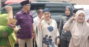 Hj. Lucianty saat menghadiri acara Tabligh Akbar bersama Muslimat dan Fatayat NU se Kecamatan Sungai Lilin, pada hari Minggu tanggal 29 September 2024 di Desa Teluk Kemang, Kecamatan Sungai Lilin. (BekisarMedia.id/Eka Sahputra)
