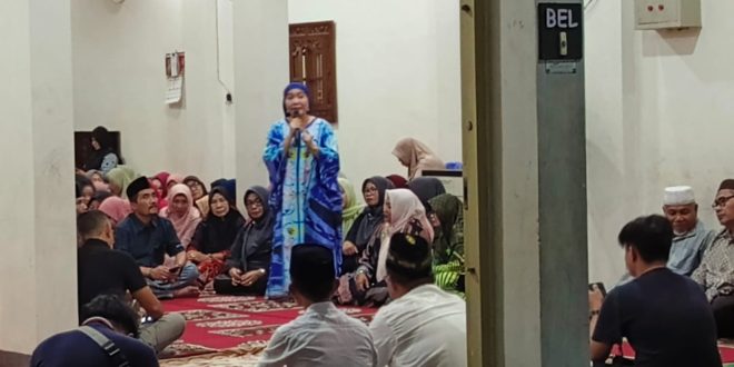 Bakal Calon Bupati (Cabup) Kabupaten Musi Banyuasin (Muba), Hj. Lucianty, kembali menghadiri acara undangan syukuran atas terpilihnya Suito sebagai Anggota Dewan Perwakilan Rakyat Daerah (DPRD) Kabupaten Muba dari Partai Kebangkitan Nusantara (PKN) dan silaturahmi dengan warga Dusun 3, Desa Kasmaran, Kecamatan Babat Toman, hari Jum’at tanggal 13 September 2024. (BekisarMedia.id/Eka Sahputra)