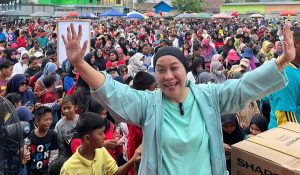 Hj. Lucianty Jalan Santai dan Senam Bersama Ribuan Warga Kecamatan Bayung Lencir