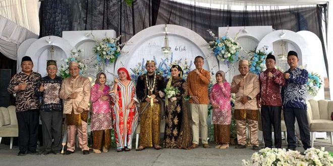 Hj. Lucianty Hadiri Resepsi Pernikahan dr. Ara dan dr. Taufik di Desa Bero Jaya Timur