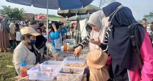 Pedagang Kecil Kecipratan Berkah di Acara Jalan Santai serta Senam Bersama Hj. Lucianty dan H. Syaparuddin di Bayung Lencir