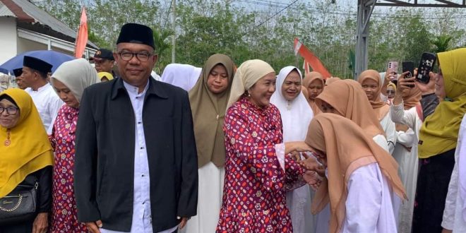 Maulid Nabi Muhammad SAW, Hj. Lucianty Hadiri Pengajian Akbar Bersama Ribuan Jama'ah Ponpes Al Qomar Aripan Sungai Lilin