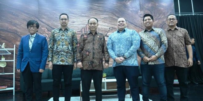 Asosiasi Fintech Indonesia (AFTECH) bersama Kementerian Komunikasi dan Informatika (KemenKominfo) Republik Indonesia, menyelenggarakan kegiatan offline “Ngopi (Ngobrol Pintar) Bareng Kominfo: Aksi & Strategi Fintech Hadapi Penipuan Judi Online” pada hari Rabu, tanggal 11 September 2024, bertempat di Media Center, Kementerian Komunikasi dan Informatika. (foto : Biro Humas Kementerian Kominfo)