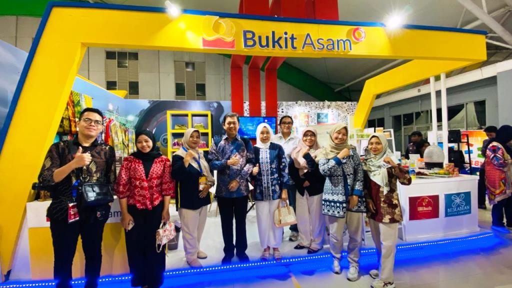 PTBA mengajak Sentra Industri Bukit Asam (SIBA) Rosella, SIBA Batik Kujur, Beskabean Coffee, FnR Craft, dan Arsyillah Craft dalam pameran yang mengangkat tema UMKM Maju Berkelanjutan Menuju Indonesia Emas. (BekisarMedia.id/PT. Bukit Asam)