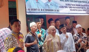 Bakal Calon Bupati (Cabup) Kabupaten Musi Banyuasin (Muba), Hj. Lucianty, melakukan pertemuan dengan Tokoh Masyarakat (Tomas) dan ibu-ibu yang berada di Desa Tebing Bulang, Kecamatan Sungai Keruh, pada hari Minggu tanggal 8 September 2024. (BekisarMedia.id/Eka Sahputra)