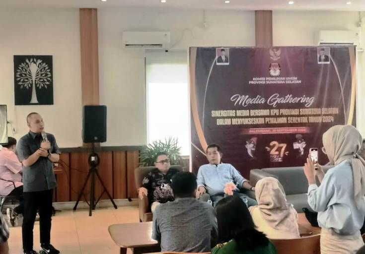 Ketua KPU Provinsi Sumatera Selatan, Andika Pranata Jaya, saat menghadiri Media Gathering dengan tema Sinergitas Media bersama KPU Provinsi Sumatera Selatan dalam Menyukseskan Pemilihan Serentak tahun 2024, hari Jum'at tanggal 20 September 2024, di Kalpataru Palembang. (foto : Bekisar Media / Angga)