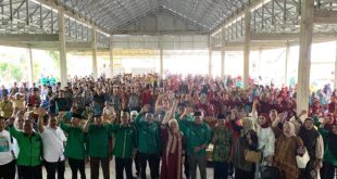 Calon Bupati (Cabup) Kabupaten Musi Banyuasin (Muba), Hj. Lucianty, bersama Dewan Pimpinan Cabang (DPC) Partai Persatuan Pembangunan (PPP) menggelar acara Konsolidasi di Desa Panai, Kecamatan Sanga Desa, pada hari Minggu tanggal 22 September 2024. (BekisarMedia.id/Eka Sahputra)