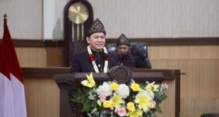 Penjabat (Pj.) Gubernur Provinsi Sumatera Selatan (Sumsel), Elen Setiadi, menghadiri sidang paripurna Dewan Perwakilan Rakyat Daerah (DPRD) Kabupaten Musi Banyuasin (Muba) dalam rangka peringatan hari jadi ke 68, yang berlangsung di gedung DPRD Muba, pada hari Sabtu tanggal 28 September 2024. (foto : Humas Pemprov Sumsel)