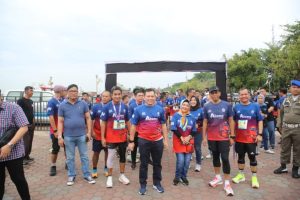 enjabat (Pj.) Gubernur Provinsi Sumatera Selatan (Sumsel), Elen Setiadi, menghadiri Closing of 30 Days Running Challenge and 5 th Anniversary Rail Runners Indonesia di Pelataran Benteng Kuto Besak (BKB), Palembang, hari Sabtu pagi, tanggal 14 September 2024. (foto : Humas Pemprov Sumsel)