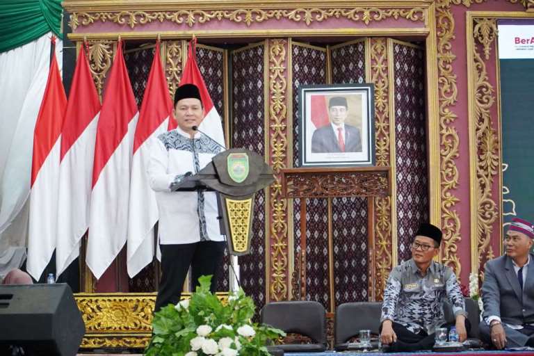 Pj. Gubernur Sumsel, Elen Setiadi, memberikan pengarahan pada acara Syukuran Keberhasilan Kafilah Provinsi Sumsel Meraih Juara 5 Nasional bertempat di Griya Agung Palembang, hari Jum'at tanggal 20 September 2024. (foto : Humas Pemprov Sumsel)