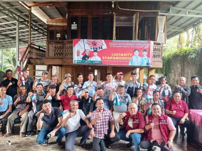 Pimpinan Cabang (Pimcab) Partai Kebangkitan Nusantara (PKN) Kabupaten Musi Banyuasin (Muba) menggelar Rapat Konsolidasi dengan pengurus ranting dan Pimpinan Kecamatan (Pimcam) Sekayu, pada hari Minggu tanggal 22 September 2024. (BekisarMedia.id / Eka Sahputra)