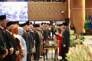 Sidang Paripurna I Dewan Perwakilan Rakyat Daerah (DPRD) Provinsi Sumsel dengan agenda Pengucapan Sumpah Janji 75 orang Anggota DPRD Provinsi Sumsel Periode 2024-2029, bertempat di Ruang Rapat Paripurna DPRD Sumsel, hari Selasa tanggal 24 September 2024. (foto : Humas Pemprov Sumsel)