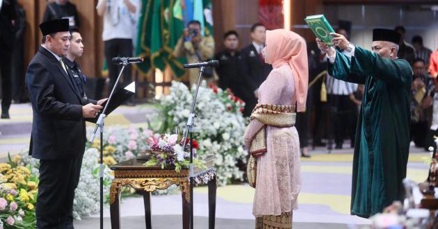 Dwi Septaria Diambil Sumpah dan Janji Sebagai Anggota Dewan Perwakilan Rakyat Daerah Provinsi Sumatera Selatan pada Rapat Paripurna yang digelar tanggal 14 Oktober 2024 di Ruang Rapat Paripurna Dewan Perwakilan Rakyat Daerah Provinsi Sumatera Selatan. (foto : Humas DPRD Sumsel)