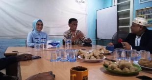 Calon Wakil Gubernur (Cawagub) Provinsi Sumatera Selatan (Sumsel), R.A. Anita noeringhati, melakukan kunjungan ke kantor Persatuan Wartawan Indonesia (PWI) Sumsel yang beralamat di Jalan Supeno No. 11, Kota Palembang, hari Selasa, tanggal 1 Oktober 2024. (BekisarMedia.id/Oyong)