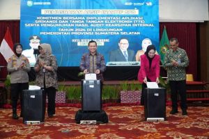 Penjabat (Pj.) Gubernur Provinsi Sumatera Selatan (Sumsel), Elen Setiadi, menghadiri dan mengapresiasi Pemusnahan Arsip Inaktif Organisasi Perangkat Daerah (OPD) di lingkungan Pemerintah Provinsi (Pemprov) Sumsel Tahun 2024. (BekisarMedia.id/Angga)
