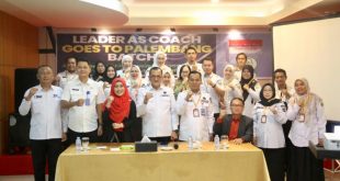 Sekretaris Daerah (Sekda) Provinsi Sumatera Selatan (Sumsel), Edward Candra, membuka Leader As Coach Goes to Palembang Batch 3 dengan Tema Membangun Praktik Kepemimpinan Yang Efektif, Humanis dan Solutif Berbasis Coaching, bertempat di Cafe Indoor Hotel Swarna Dwipa Palembang, pada hari Rabu, tanggal 30 Oktober 2024. (foto : Humas Pemprov Sumsel)