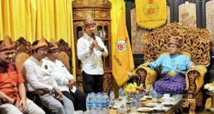 Calon Wali Kota Palembang Periode 2025-2030,&nbsp;Yudha Pratomo Mahyuddin saat melakukan silaturahim ke Istana Adat Kesultanan Palembang Darussalam, yang berada di Jalan Sultan Muhammad Mansur No. 776, Kelurahan Bukit Lama, Kecamatan Ilir Barat I, pada hari Sabtu, tanggal 26 Oktober 2024. (dok. pribadi Yudha Pratomo Mahyuddin)