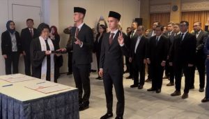 Mees Hilgers dan Eliano Reijnders menjalani pengambilan sumpah dan janji setia pewarganegaraan Indonesia di Brussel, Belgia, pada hari Senin tanggal 30 September 2024. (foto : PSSI)