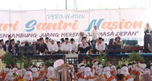Hj. Lucianty dan H. Syaparuddin, Calon Bupati dan Calon Wakil Bupati Kabupaten Musi Banyuasin Periode 2025-2030 Nomor Urut 1, Menghadiri Acara Peringhatan Hari Santri Nasional Tahun 2024 di Pondok Pesantren Hidayatul Fudhola, Kecamatan Sungai Lilin, pada hari Kamis, tanggal 24 Oktober 2024. (foto : Eka Sahputra)