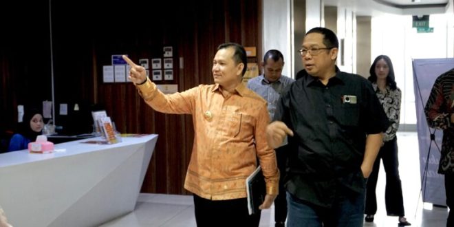 Penjabat (Pj.) Gubernur Provinsi Sumatera Selatan (Sumsel), Elen Setiadi, menjadi narasumber pada Program Podcast Teras Negeri yang digelar oleh Tempo Media Group, dengan menghadirkan kepala daerah inspiratif dan berkomitmen dalam membangun daerah dan mensejahterakan masyarakat, bertempat di Kantor Tempo, Jakarta, pada hari Kamis siang, tanggal 24 Oktober 2024. (foto : Humas Pemprov Sumsel)