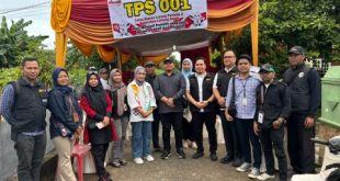 Badan Pengawas Pemilu (Bawaslu) Kota Palembang turun langsung mengawasi proses Pemungutan Suara Ulang (PSU) di Tempat Pemungutan Suara (TPS) 001 Kelurahan Lebong Gajah, Kecamatan Sematang Borang, pada hari Senin, tanggal 2 Desember 2024. (BekisarMedia.id/Angga)