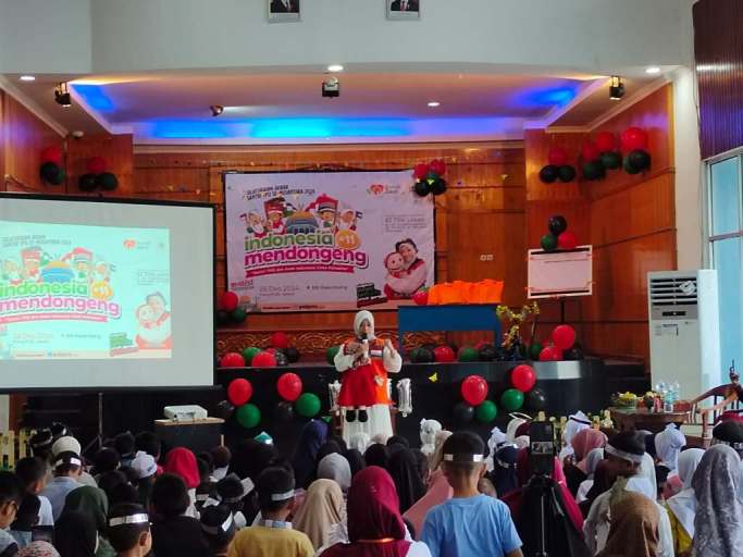 Anak-Anak yang berasal dari Taman Pendidikan Al Qur'an di berbagai daerah di Kota Palembang, mengikuti kegiatan Indonesia Mendongeng yang digelar oleh Rumah Zakat, pada tanggal 25 Desember 2024 di Aula RRI Palembang. (BekisarMedia.id/Tri Ricki)