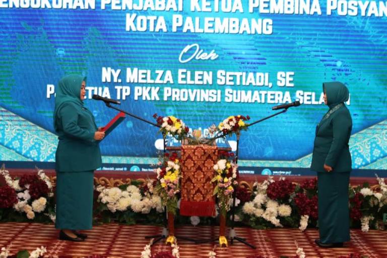 Pj. Ketua TP PKK Kabupaten Muba menghadiri pelantikan Pj. Ketua TP PKK Kota Palembang, pada hari Senin, tanggal 2 Desember 2024 di Griya Agung, Palembang. (BekisarMedia.id/Angga)