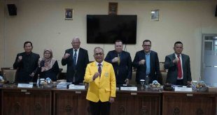 Sekretaris Daerah (Sekda) Kabupaten Musi Banyuasin (Muba), H. Apriyadi Mahmud,mengikuti rangkaian Ujian Akhir Disertasi (Tertutup) pada Program Studi Doktor Administrasi Publik pada Fakultas Ilmu Sosial Ilmu Politik (FISIP) Universitas Sriwijaya (UNSRI), hari Kamis, tanggal 23 Januari 2025, di Kampus Doktoral FISIP UNSRI, Palembang. (BekisarMedia.id/Dinkominfo Muba)