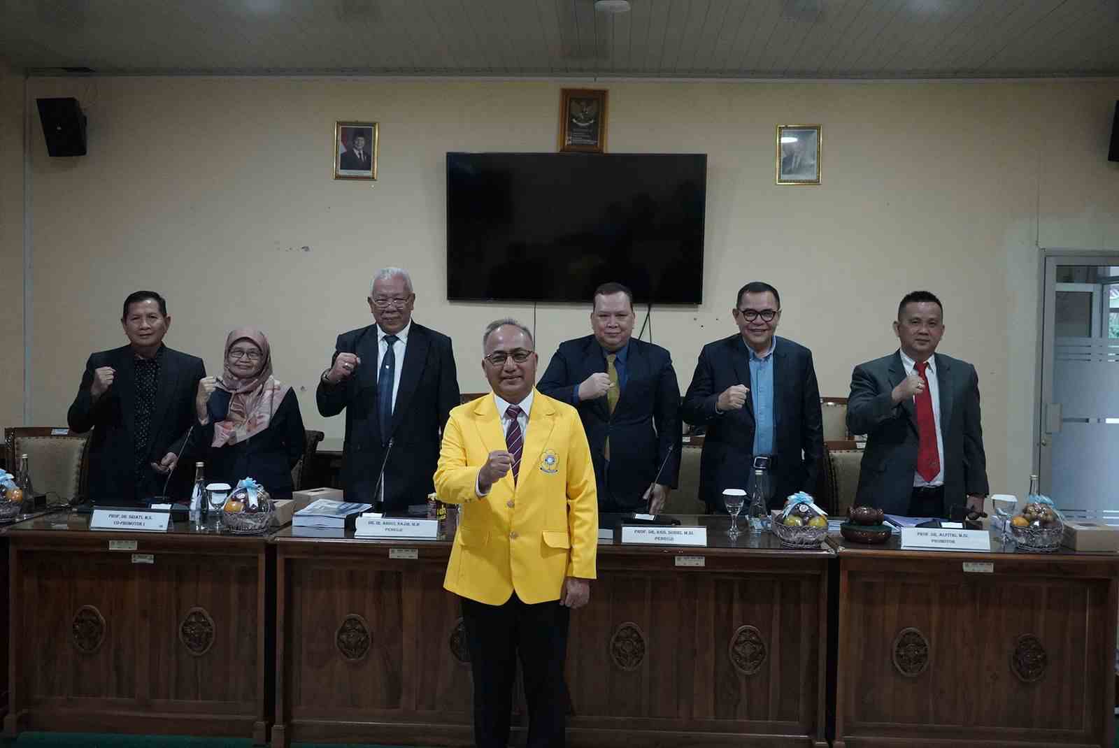 Sekretaris Daerah (Sekda) Kabupaten Musi Banyuasin (Muba), H. Apriyadi Mahmud,mengikuti rangkaian Ujian Akhir Disertasi (Tertutup) pada Program Studi Doktor Administrasi Publik pada Fakultas Ilmu Sosial Ilmu Politik (FISIP) Universitas Sriwijaya (UNSRI), hari Kamis, tanggal 23 Januari 2025, di Kampus Doktoral FISIP UNSRI, Palembang. (BekisarMedia.id/Dinkominfo Muba)