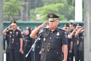 Kantor Imigrasi Kelas I TPI Palembang gelar upacara tabur bunga di Taman Makam Pahlawan Ksatria Ksetra Siguntang (23/1/2025).