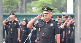 Kantor Imigrasi Kelas I TPI Palembang gelar upacara tabur bunga di Taman Makam Pahlawan Ksatria Ksetra Siguntang (23/1/2025).
