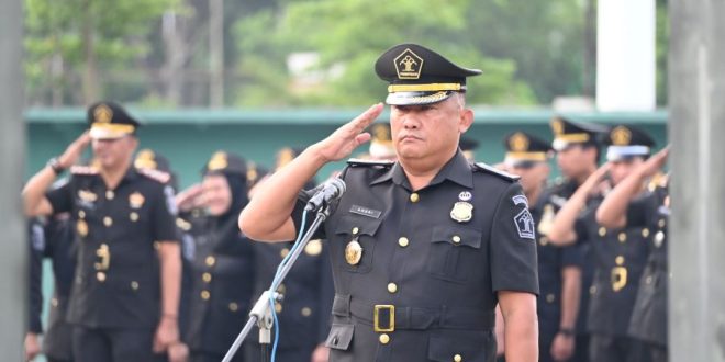 Kantor Imigrasi Kelas I TPI Palembang gelar upacara tabur bunga di Taman Makam Pahlawan Ksatria Ksetra Siguntang (23/1/2025).