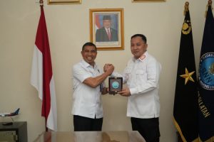 Kepala Kantor Wilayah Kementerian Hukum Sumatera Selatan, Agato P. P. Simamora, bersama rombongan melakukan audiensi dengan Kepala Badan Narkotika Nasional (BNN) Provinsi Sumatera Selatan, Guruh Achmad Fadiyanto, pada Rabu (22/1/2025).