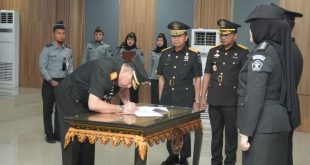 Kepala Kantor Wilayah Kementerian Hukum Sumatera Selatan, Agato P P Simamora, memimpin Pengambilan Sumpah Jabatan dan Pelantikan Pejabat Manajerial.