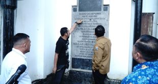 Penemuan prasasti kuno peninggalan belanda di kantor Wali Kota Palembang, Jumat 17 Januari 2025. (rasti)